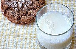 Consumo de leche aumenta presencia del acné