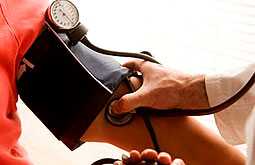 Denervación renal alivia la hipertensión