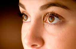 Herpes zóster extraocular causa uveítis anterior