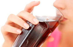 Mujeres son más propensas al ACV isquémico con el consumo de refrescos