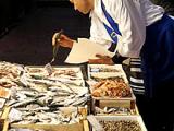 Beneficios de consumir pescados superan a los potenciales peligros