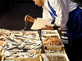 Beneficios de consumir pescados superan a los potenciales peligros
