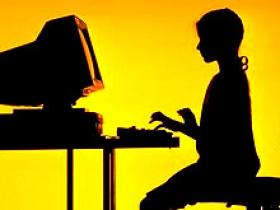 Internet y falta de sueño aumentan el sobrepeso en adolescentes