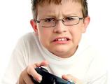 Practicar videojuegos quema calorías en los niños