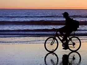 Practicar ciclismo evita el sobrepeso y la obesidad