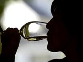 Exposición prenatal al alcohol elimina nefronas y provoca hipertensión en la descendencia