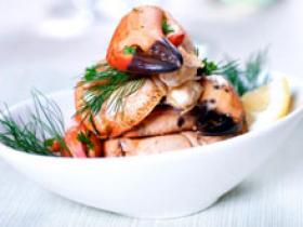 Consumir  pescados y mariscos controla la cardiopatía coronaria