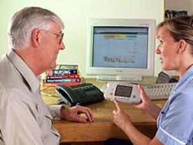 La telesalud reduce hospitalizaciones y mortalidad