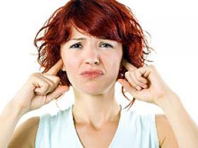 Clonazepam es eficaz en el tratamiento del tinnitus