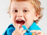 Fluoración disminuye las caries ocultas en niños