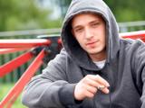 Hijos de padres fumadores tienen más probabilidades de ser fumadores