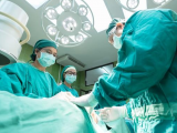 ¿Reparación endovascular o abierta para el AAA?