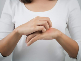 Nemolizumab subcutáneo disminuye prurito 