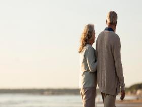 Peso estable se asocia a una mejor salud cognitiva en adultos mayores 