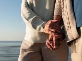 Estilo de vida mediterráneo y reducción del dolor en adultos mayores 
