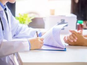 Fisiopatología de la enuresis nocturna en mujeres 