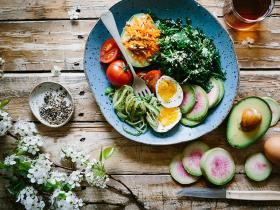 Alimentación restringida en el tiempo frente a restricción calórica en hígado graso no alcohólico