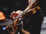 Sonido del violín calma ondas cerebrales de pacientes epilépticos 
