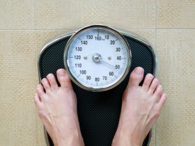 Peso controlado mediante dietas reducidas en carbohidratos